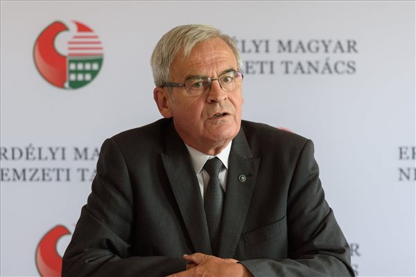 Tőkés László szerint az erdélyi magyar pártok összefogása kell a választási küszöb átlépéséhez