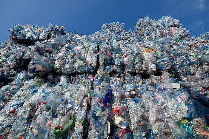 Magyar találmány: 49 nap alatt bontja le a műanyagot