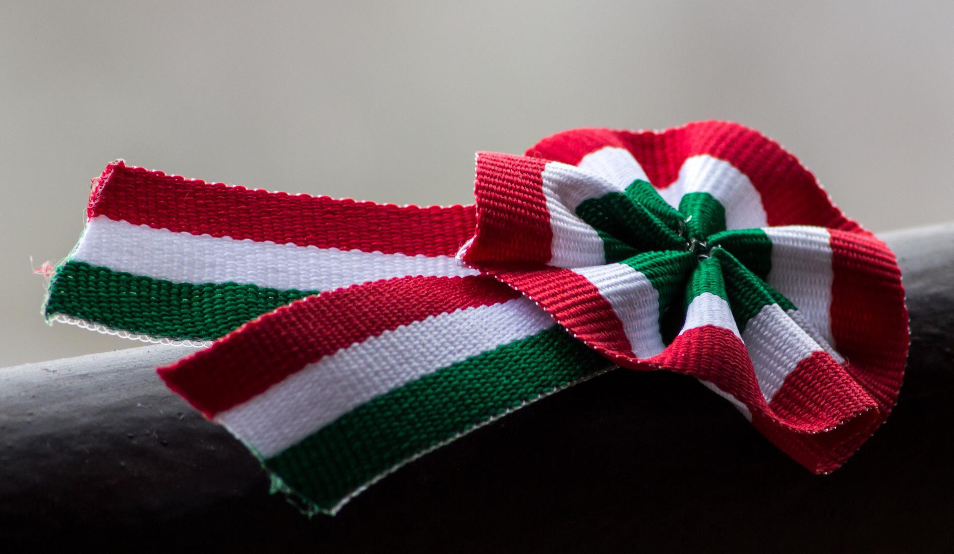 A Nagyvárad Táncegyüttes Katonaének című előadását közvetíti online a temesvári színház