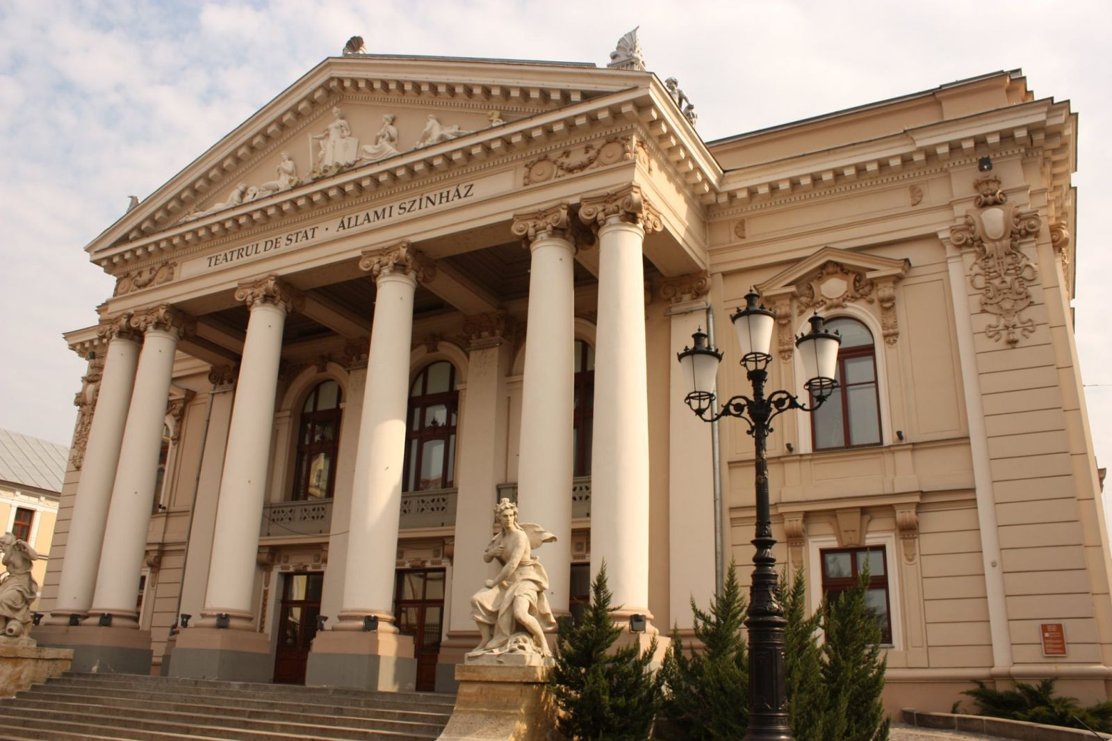 Párbeszédet kezdeményez a nagyváradi Szigligeti Színház ügyében a teátrumi társaság