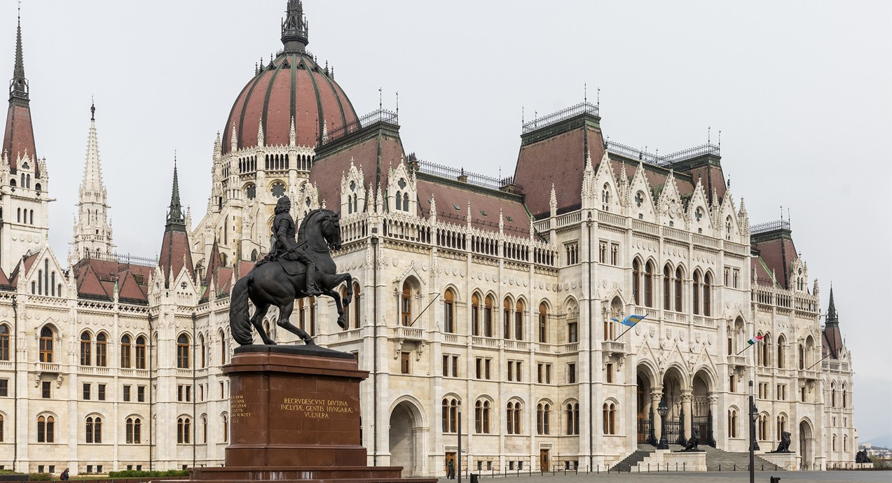 Tőkés László: „Az áprilisi választások tétje: lét és nemlét kérdése”