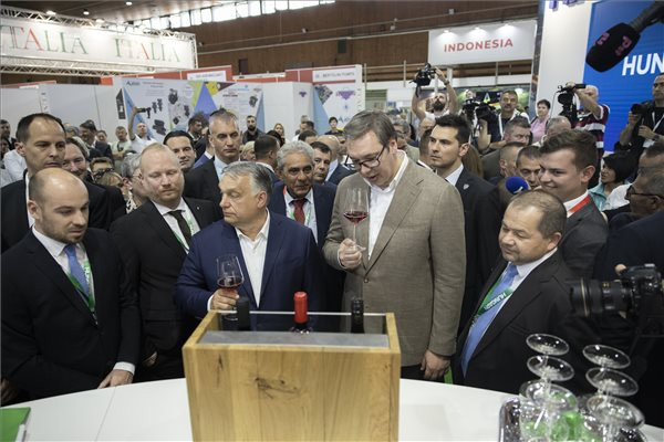 Szerb elnök: az eredmények beszédesebbek a szavaknál