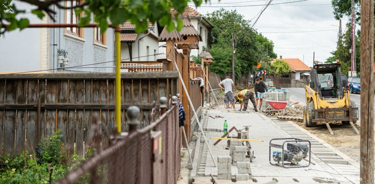 Járdaszakaszok épülnek az országút Máréfalvát átszelő részén