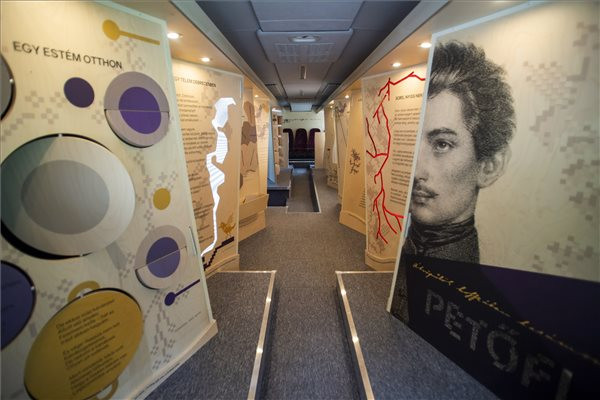 Negyedik alkalommal indul útnak az Irodalmi Karaván Erdélybe