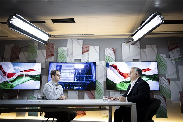 Orbán Viktor: Brüsszel valójában Soros György hálózatának a foglya