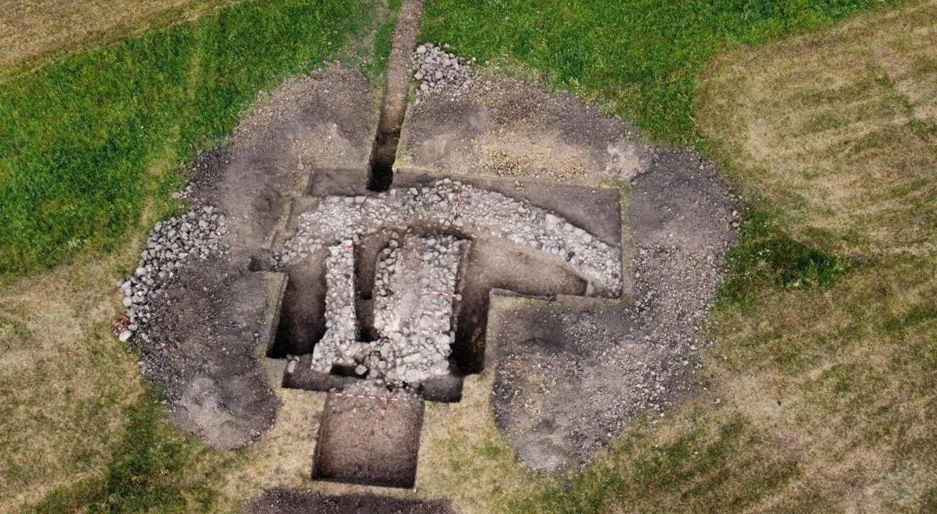 A várfaltól független, belső őrtornyot tártak fel Énlaka közelében