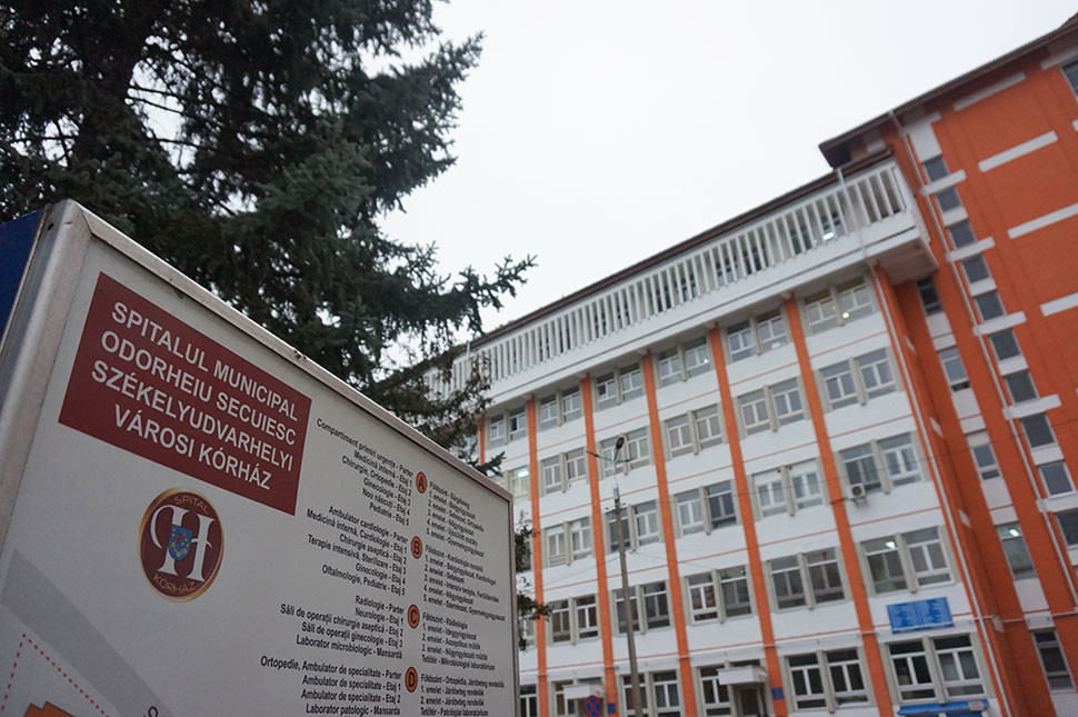 Egy húsdaráló szétroncsolta egy máréfalvi nő ujjait