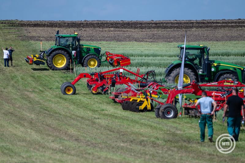 Dömötör Csaba: óriási érvágás lenne a területalapú támogatások kivezetése