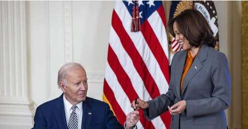 Titkos megfigyelés alá helyezett katolikus hívőket és szülői értekezleten tiltakozókat a Biden-adminisztráció