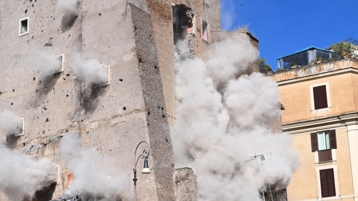 Megsérült két romániai munkás a római középkori torony összeomlásakor