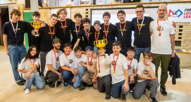 Összesített első helyezést ért el a budapesti regionális fordulón a...